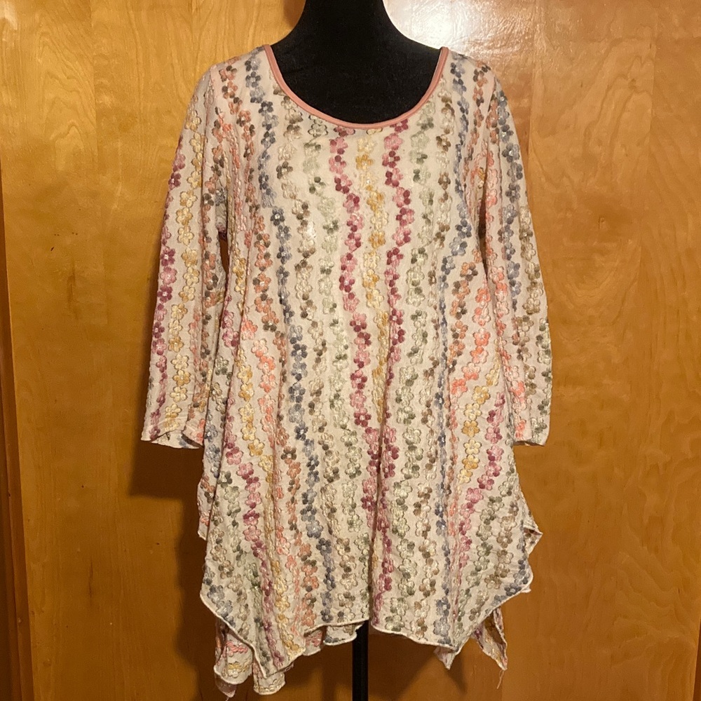 The Pyramid Collection Multicolor Floral Tunic